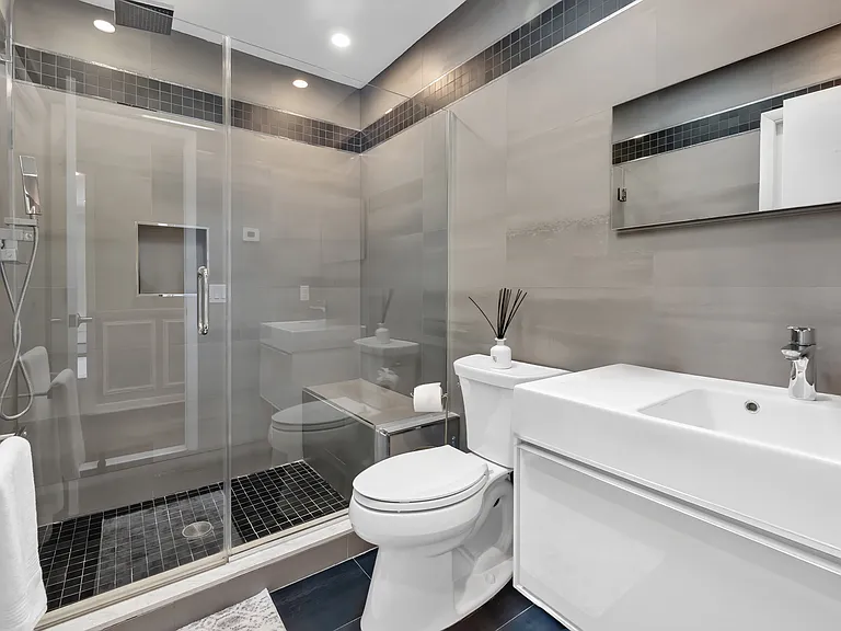 3 Forest Rd — Photo 32