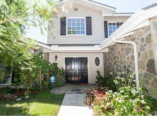 17718 Corinthian Dr, Encino, CA 91316