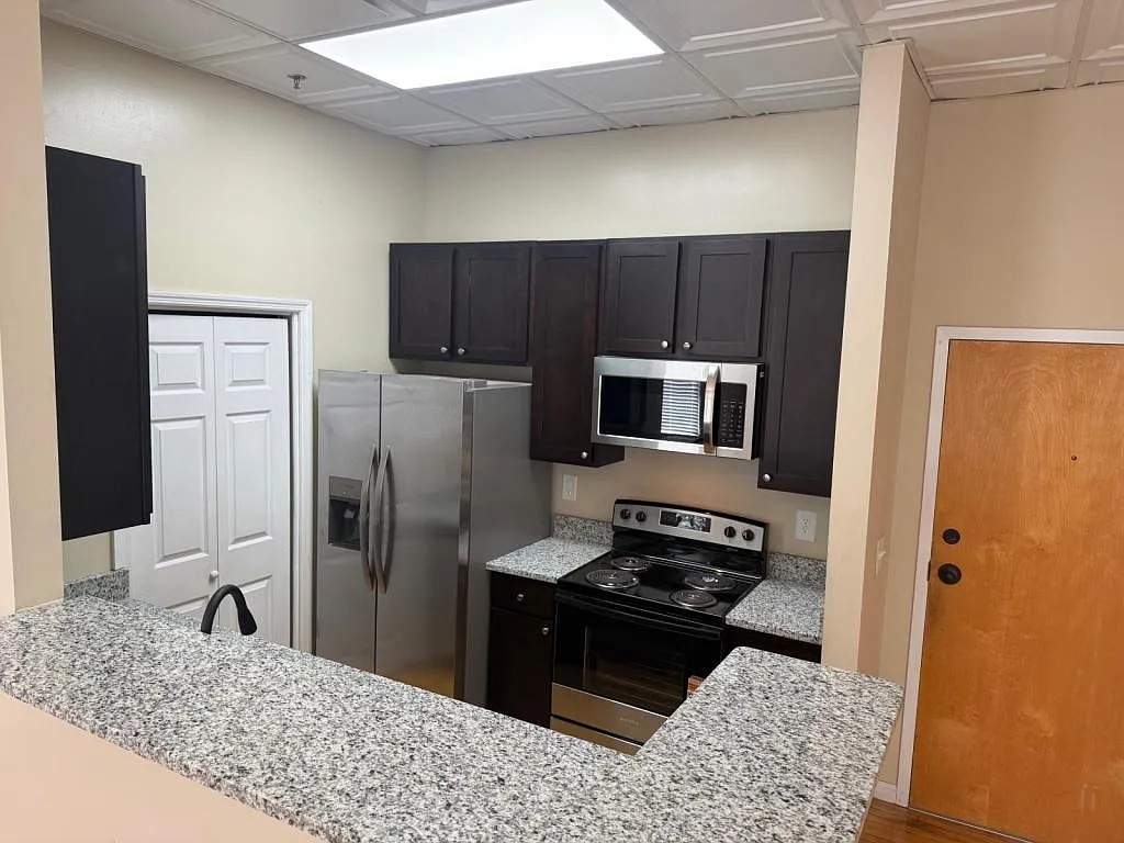 Building Photo - 952 Georgia Ave #13