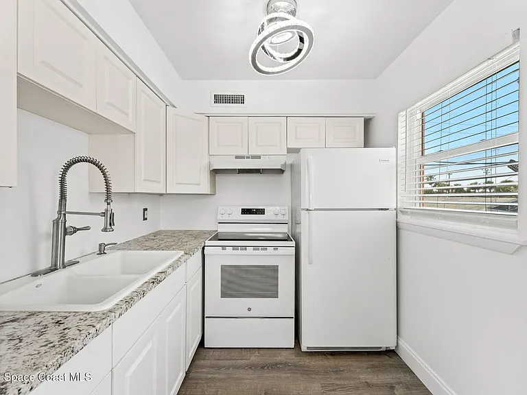 411 Madison Ave #N202 — Photo 11