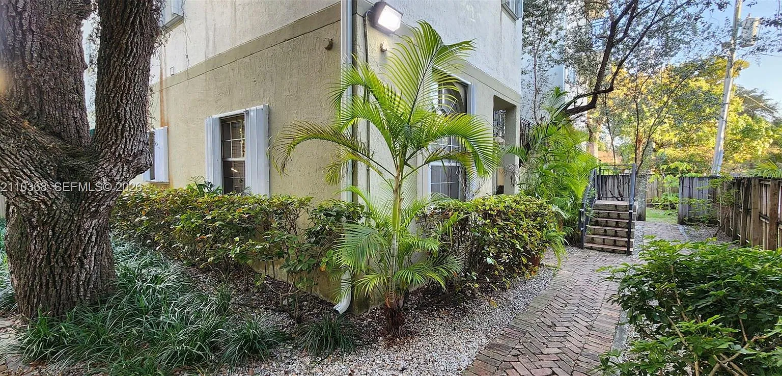 Marbella Villas Condo — Photo 1