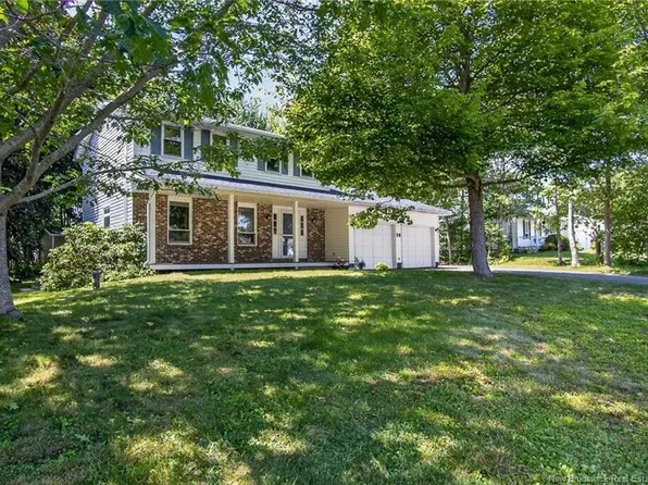 20 Hughes Cres, Quispamsis, NB E2E 2T6