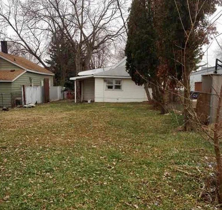 2nd image of 830 W 9th St