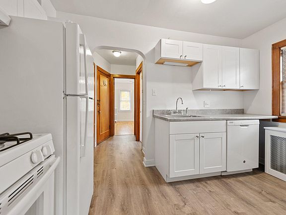5th image of 2917 35th Ave S APT 3