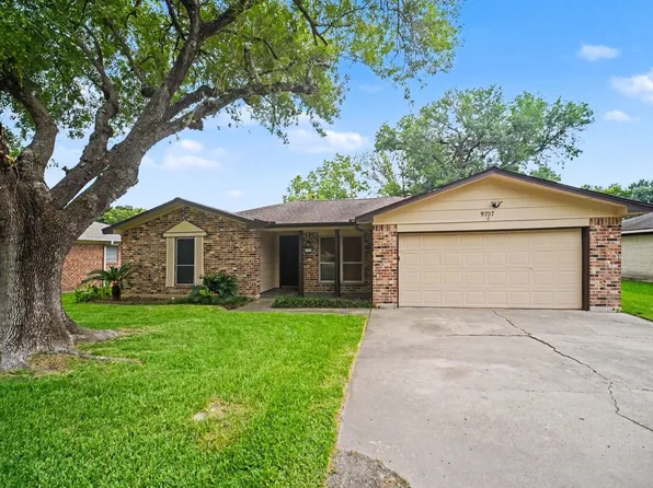 9707 Mackworth Dr, Stafford, TX 77477