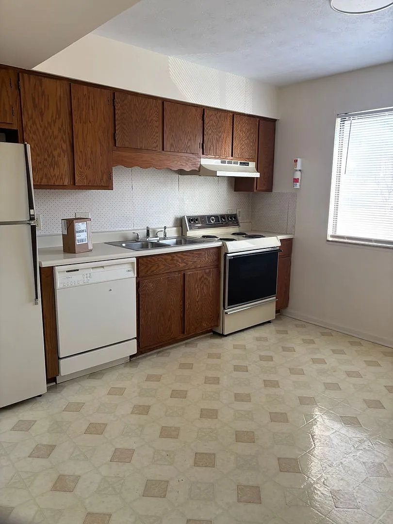 2516 chesapeake — Photo 2