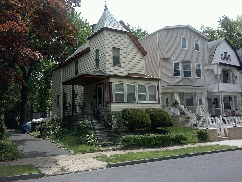 1st image of 150 Shepard Ave