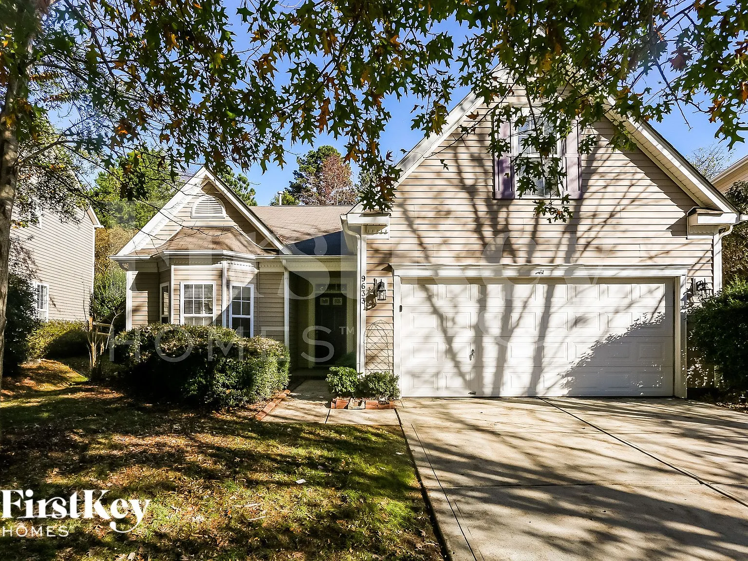 3 bed, 2.0 bath, 1958 sqft, $2,345 — Photo 2