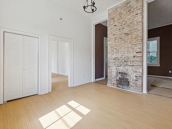 5th image of 5469 Dauphine St #5469