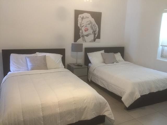 2nd image of 940 8th St APT 3
