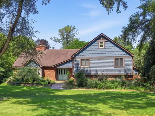 5124 Bonnie Brae Rd, Richmond, IL 60071