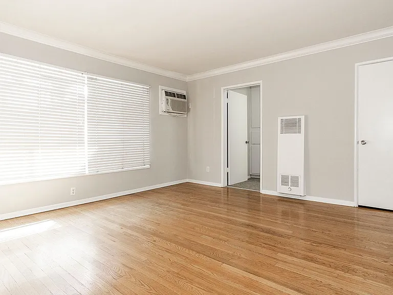 1420 Barrington Way — Photo 4