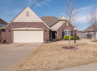 9212 N 98th Ct E, Owasso, OK 74055