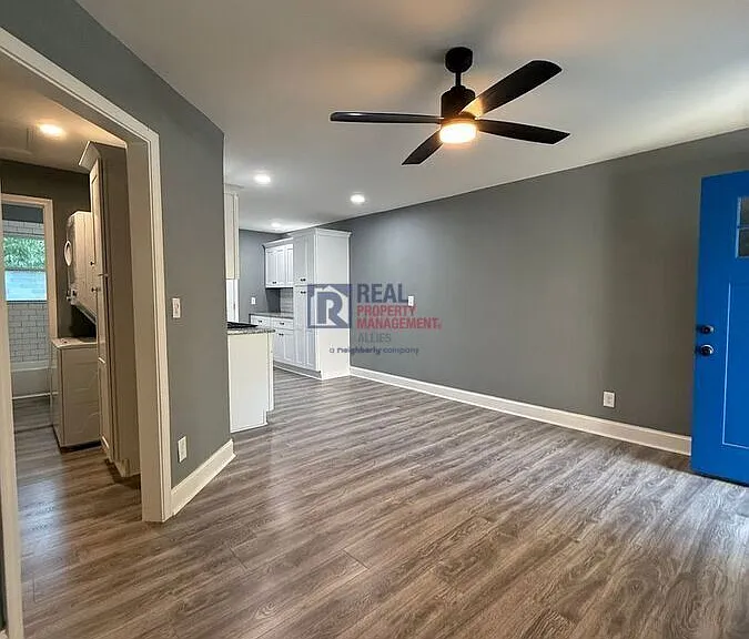 456 Haley St SE — Photo 3