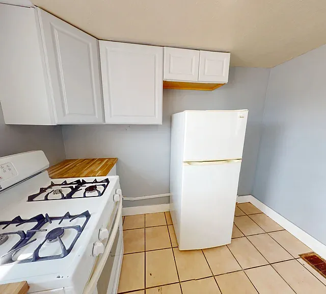 139 N Water Ave #1 — Photo 3