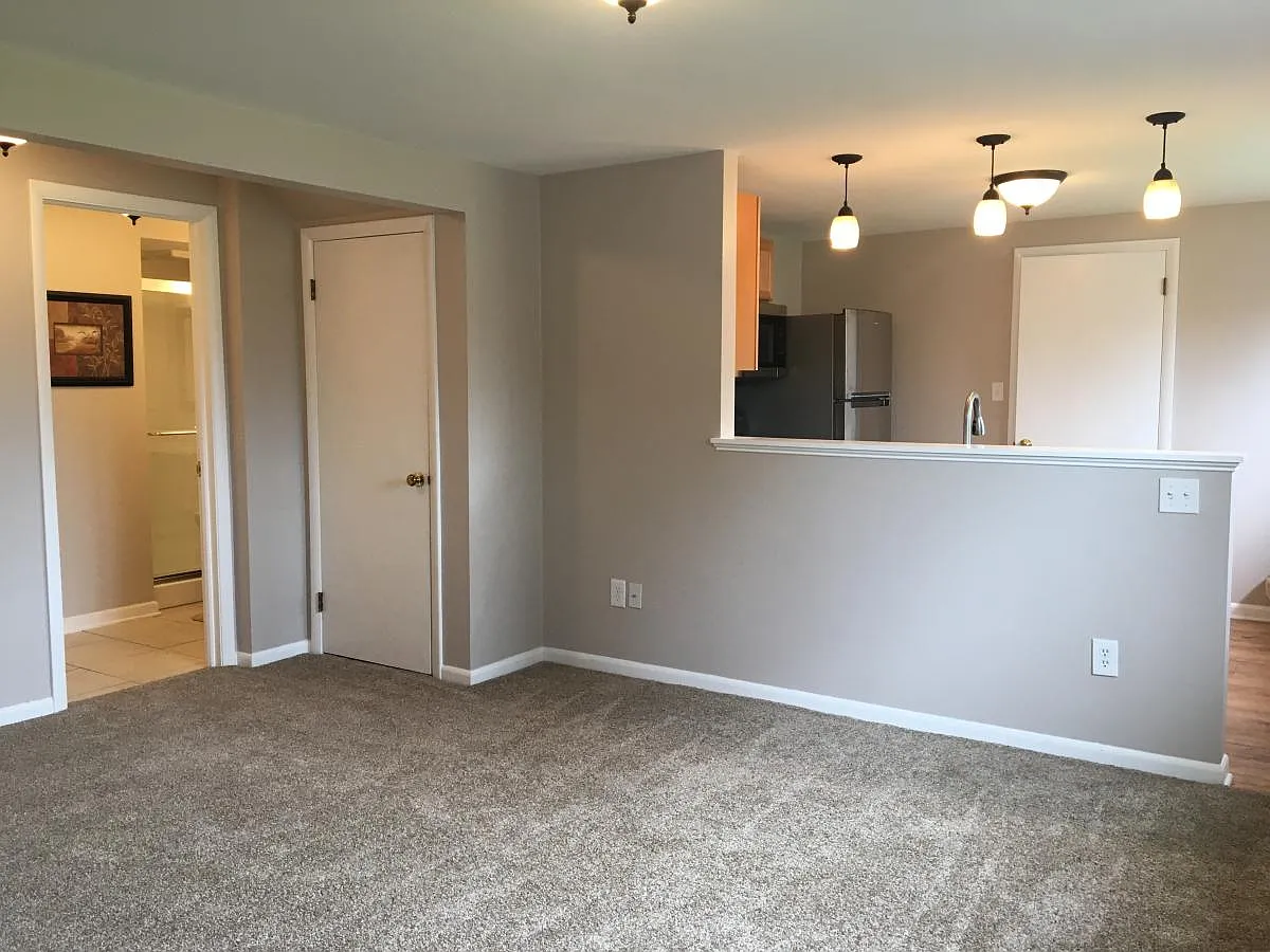 4936 Elgin Circle — Photo 4