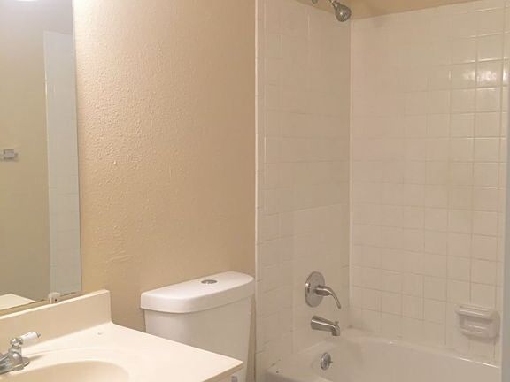 4th image of 4606 La Marquesa St