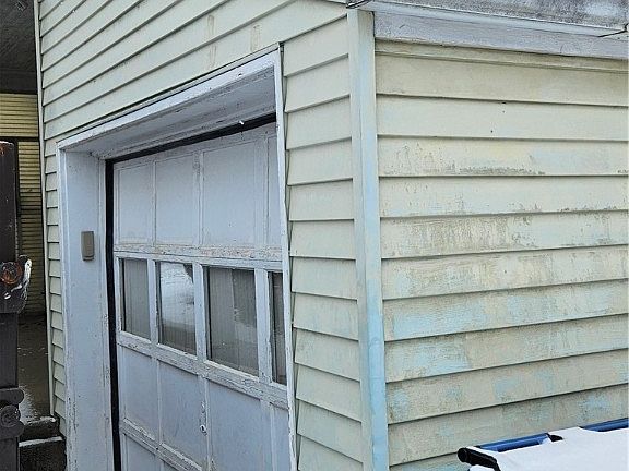 2nd image of 1412 Stanley Dr