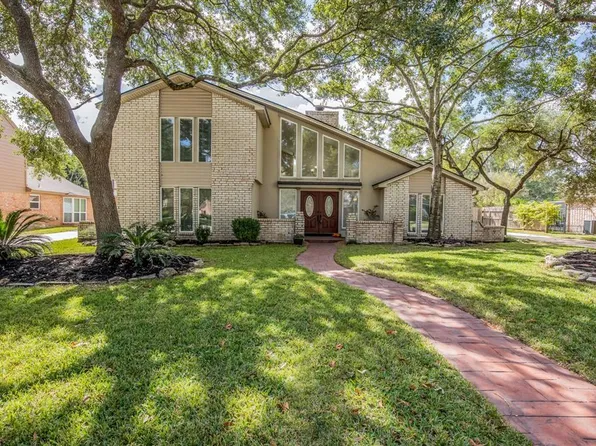 11607 Leaning Pine Dr, Houston, TX 77070