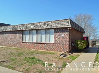 3121 SW Macvicar Ave APT 102B, Topeka, KS 66611