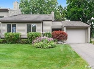 2521 White Oak Pl, Flint, MI 48532