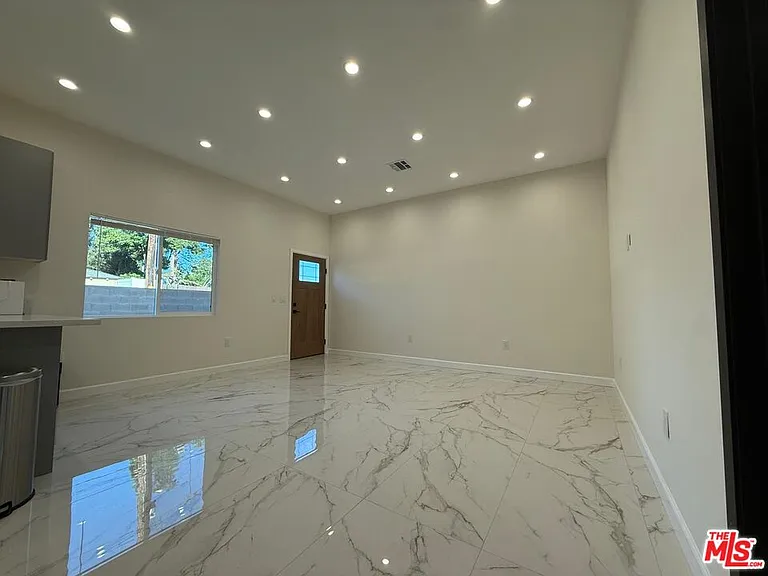 5822 Denny Ave — Photo 3