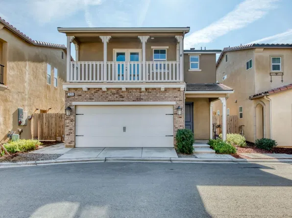 828 Winchell Way W, Madera, CA 93636