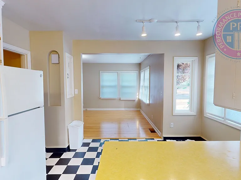 3935 NE 74th Ave — Photo 8