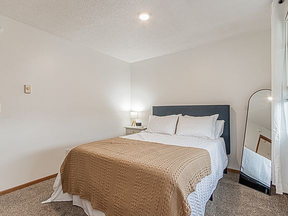 5th image of 2222 12th Ave S #11295875