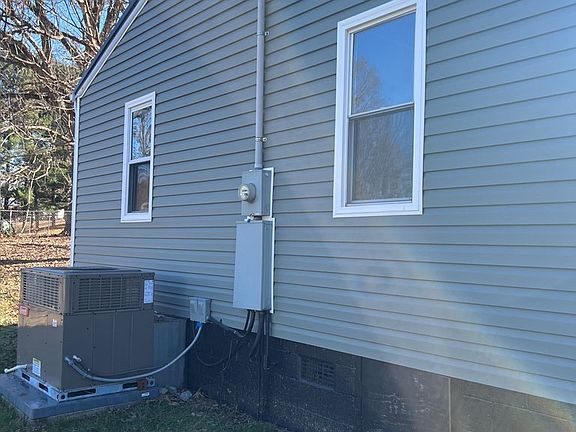 3rd image of 2324 Washington Ave