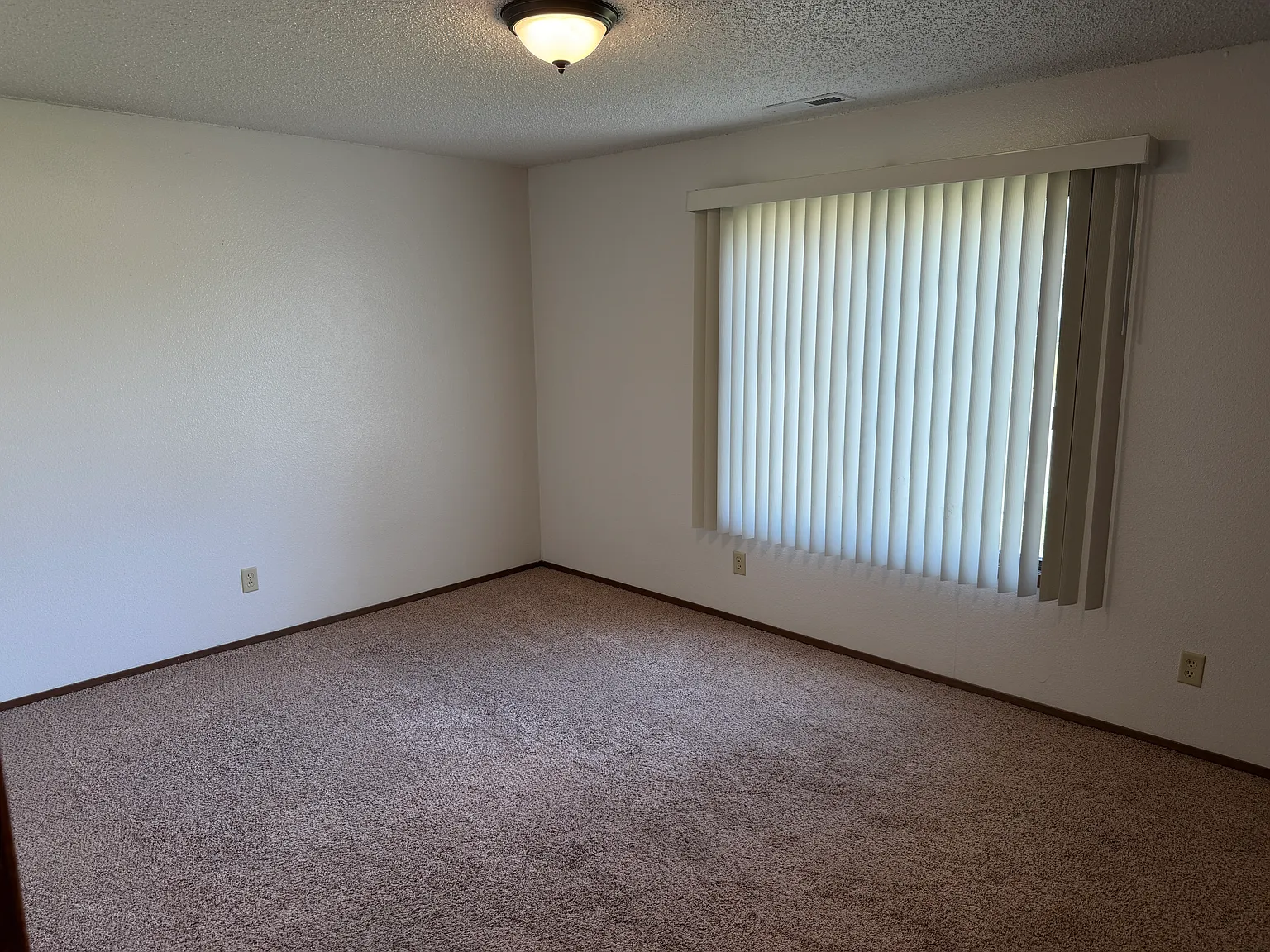 2 bed, 850 sqft, $750 — Photo 4