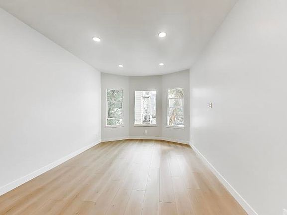 3rd image of 607-619 Oak St #609
