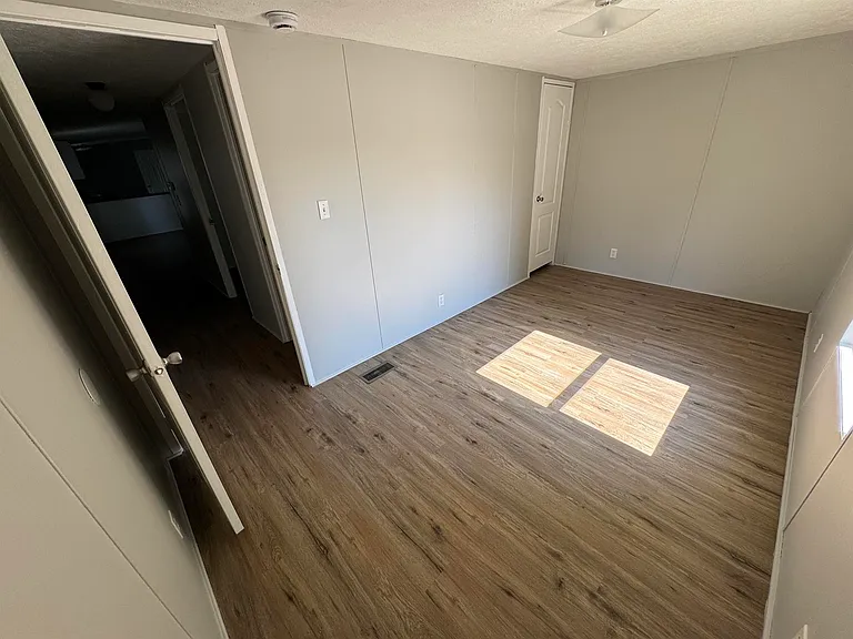 5885 Island Dr — Photo 14