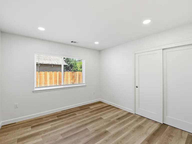 447 Alviso St — Photo 16