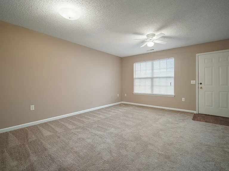 710 Midway St NW — Photo 3