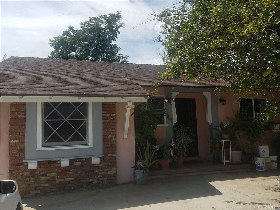 1st image of 8007 Variel Ave