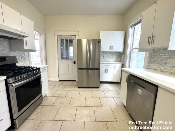 24 Weld Hill St Floor 2, Jamaica Plain, MA 02130