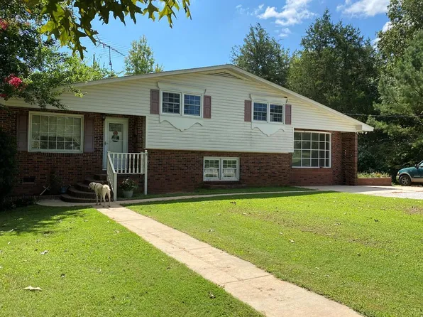 135 Meadowview Ln, Greenwood, SC 29646