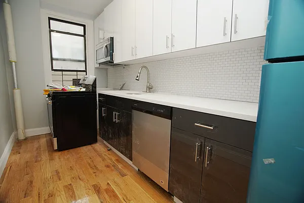 Rented by Norman Raindel, LREB | media 37