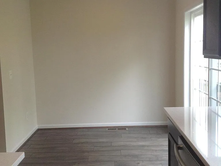 204 Upper Brook Ter — Photo 6