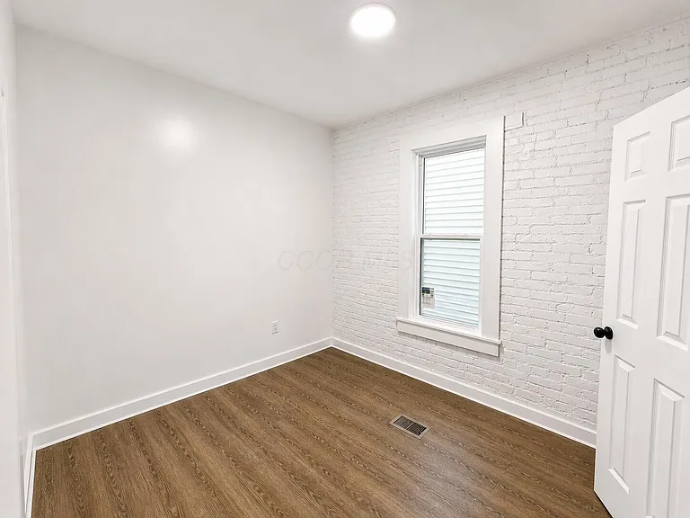 411 Saint Clair Ave #409 — Photo 6