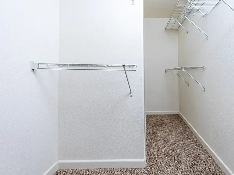 La Verne Village Luxury Apartment Homes — Photo 33