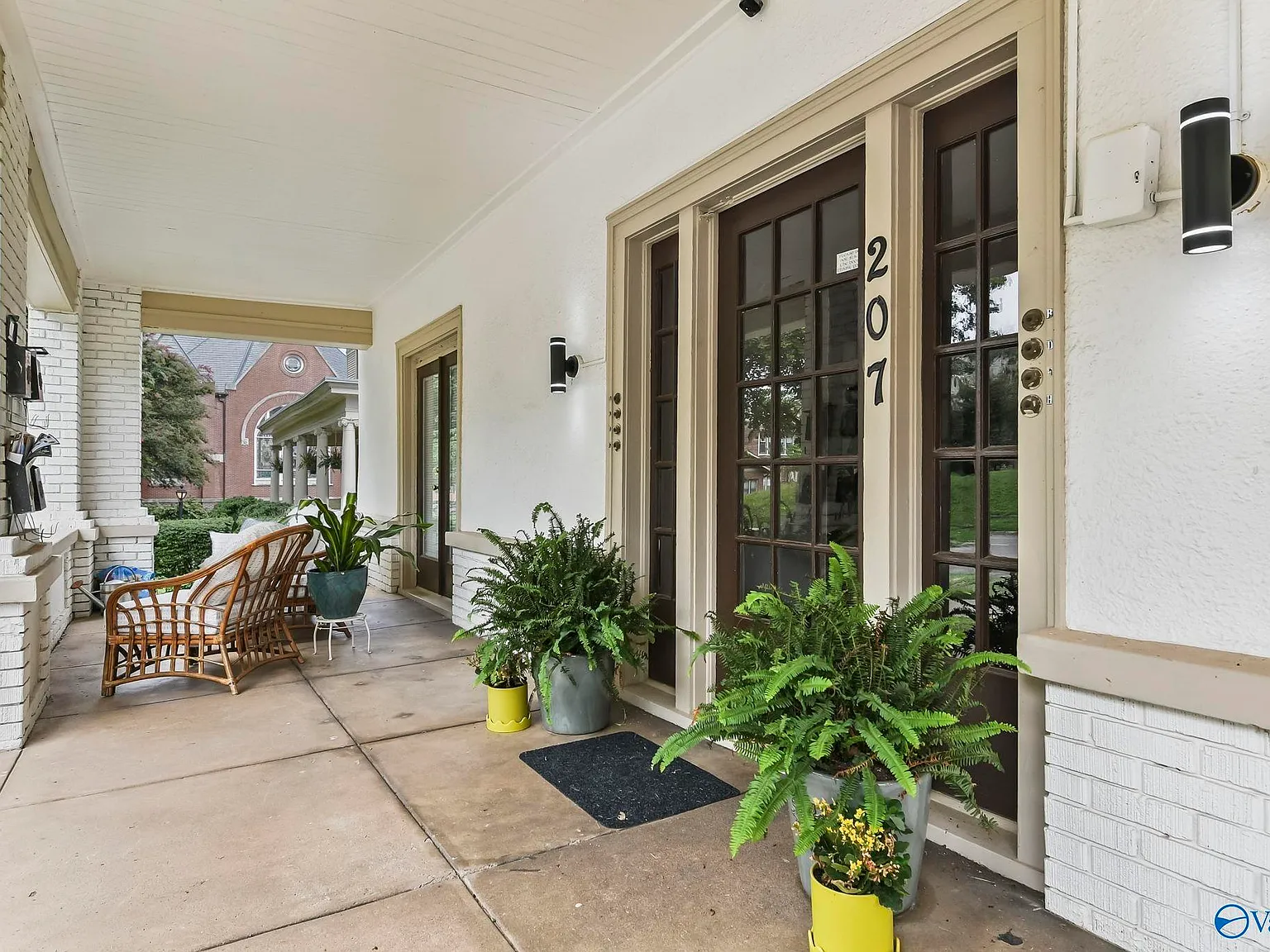 1 bed, 1.0 bath, 825 sqft, $1,350 — Photo 2