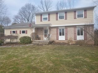 128 Southridge Dr, Rochester, NY 14626
