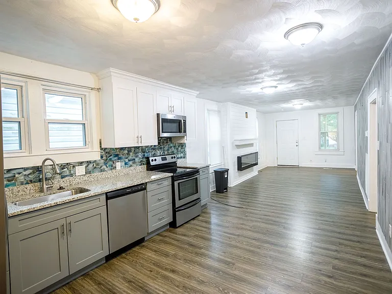 3228 Argonne Ave — Photo 5