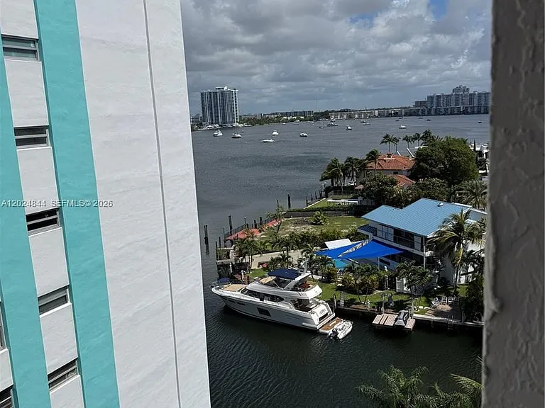 2903 N Miami Beach Blvd #907 — Photo 9