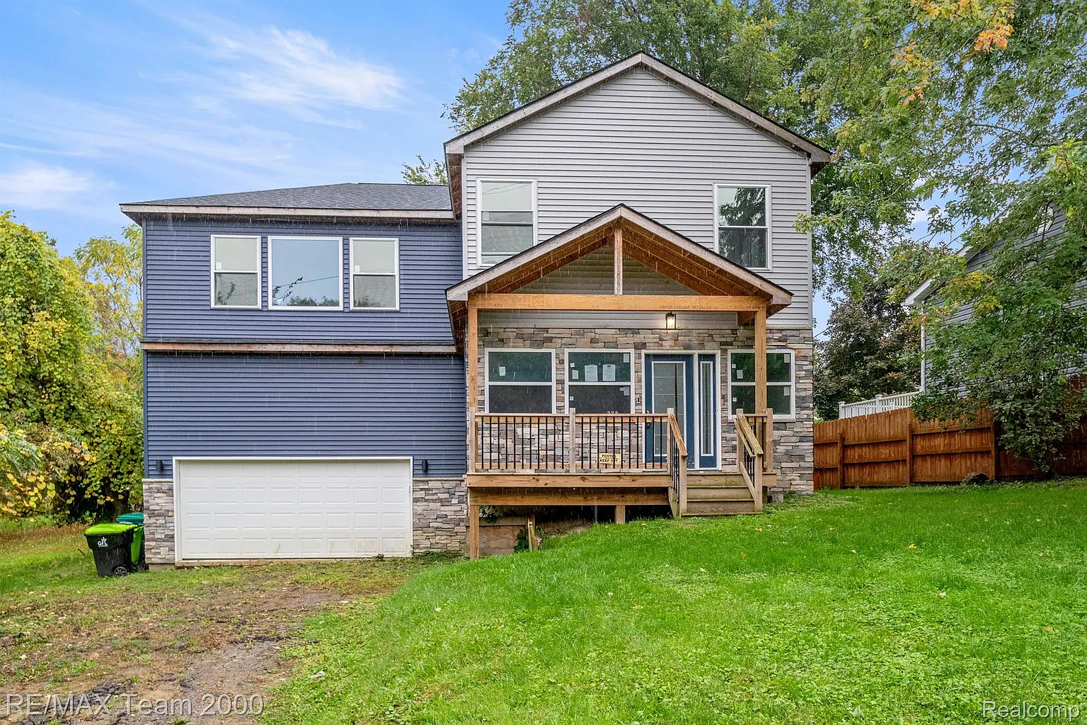 228 Shamrock Hl photo 1