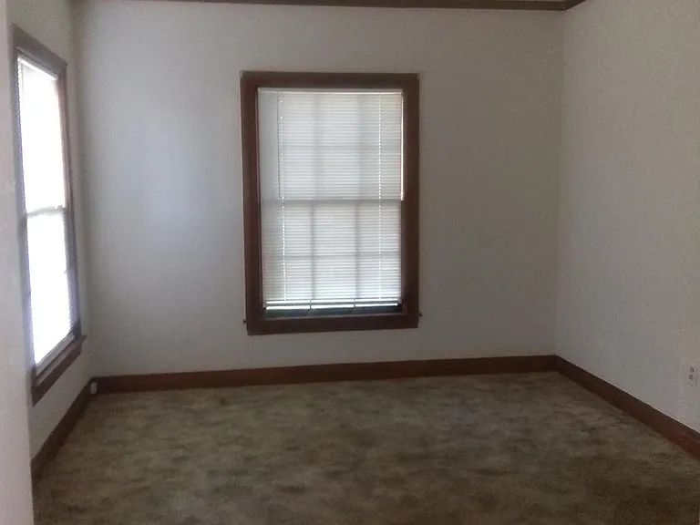 308 N Trinity St — Photo 5