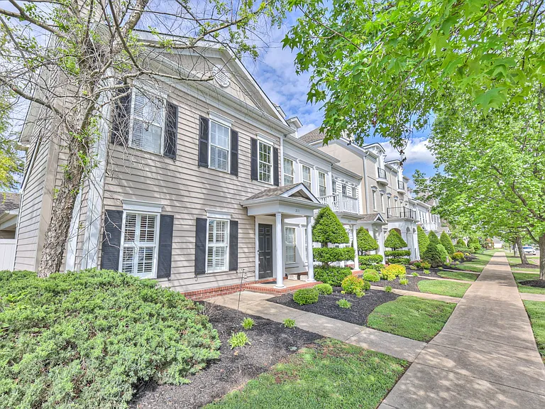 2111 Gold Valley Dr — Photo 3