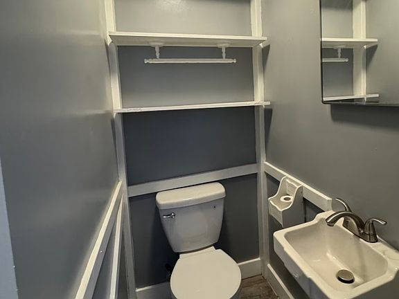 5th image of 206 Longmeadow Dr